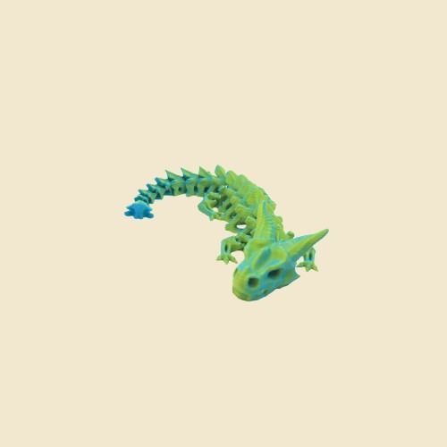 Grün-türkisfarbener Ashborn-Drache mit gebogenem Körper.